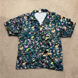 Nike Vibrant Patterned Men's Shirt